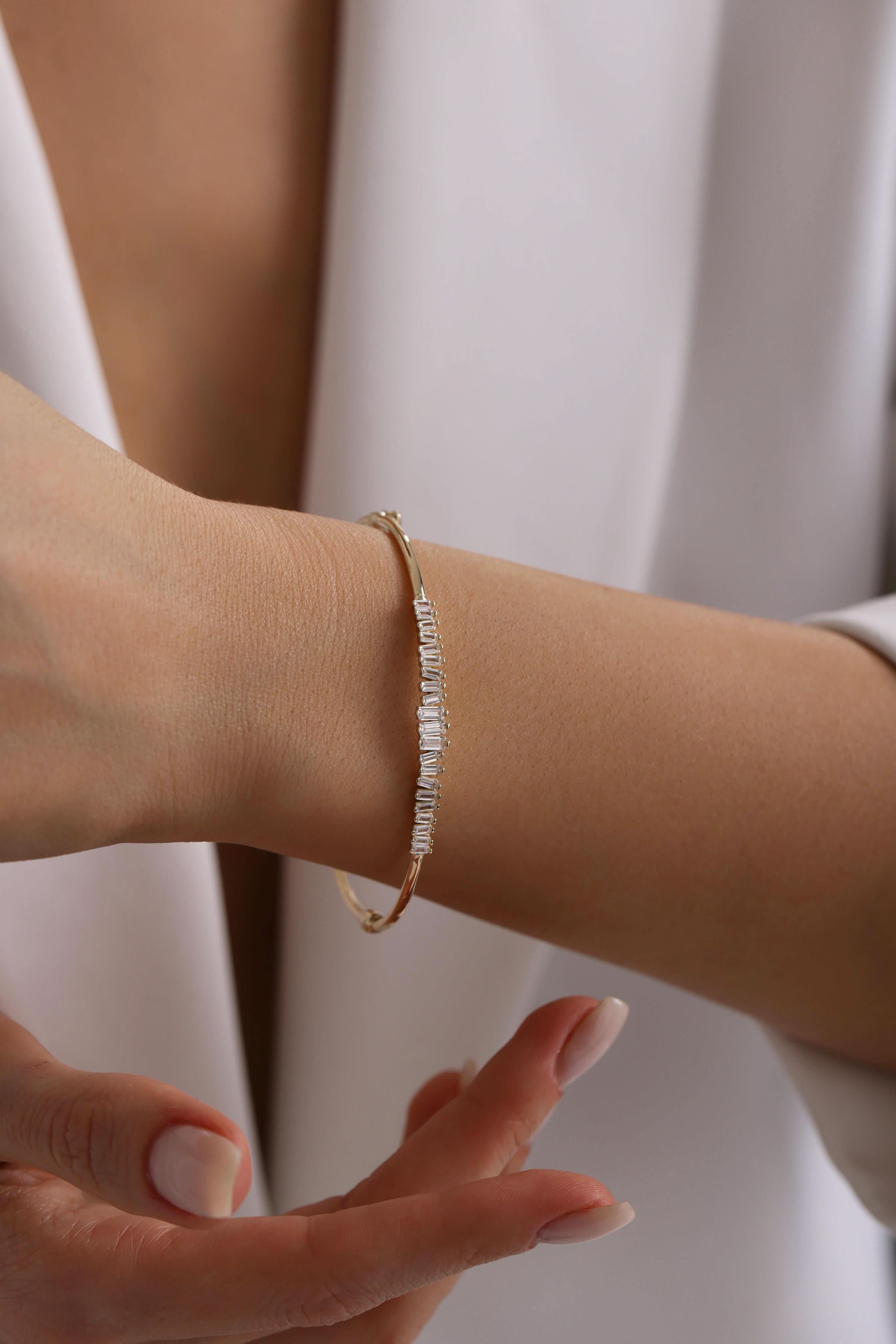 14 Ayar Bagetli Kelepçe Altın Bilezik