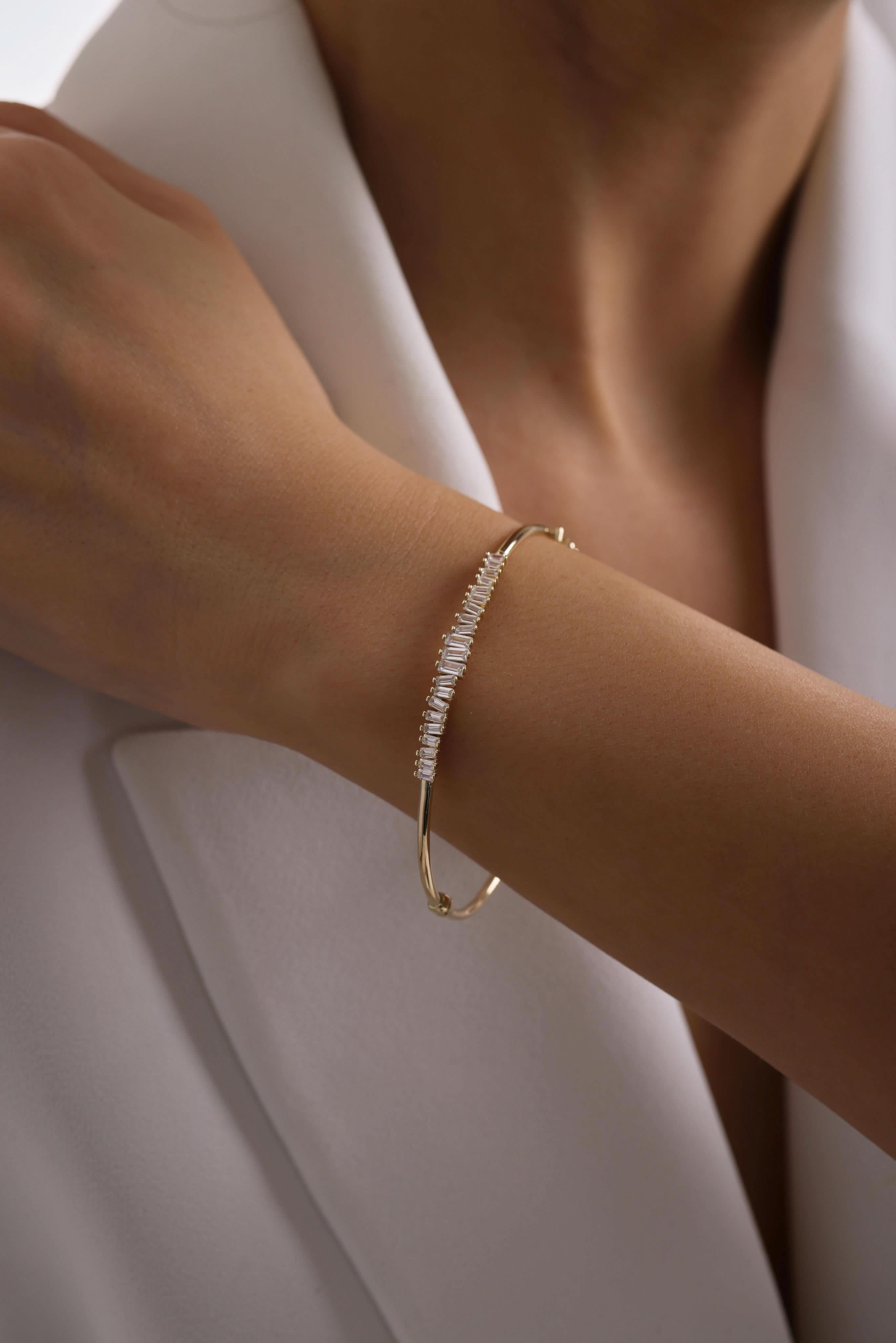 14 Ayar Bagetli Kelepçe Altın Bilezik