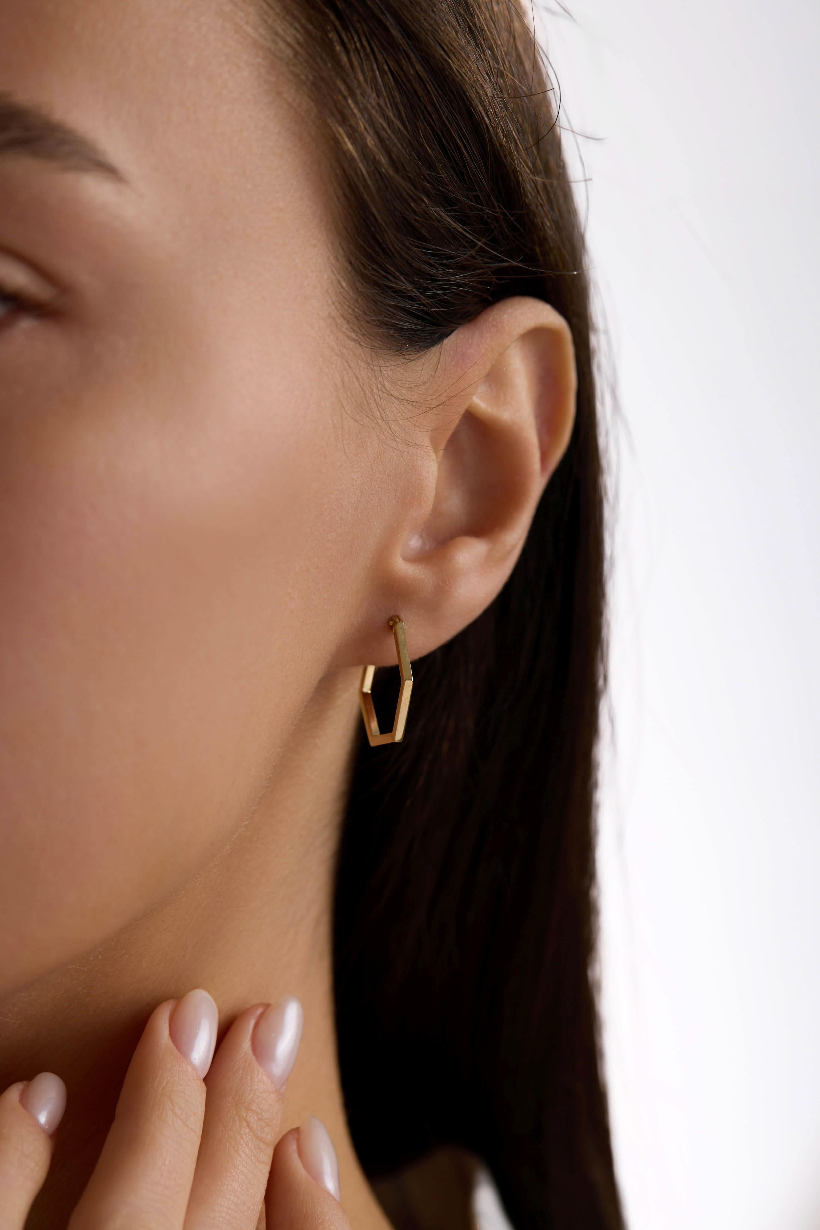 14 Ayar Beşgen Altın Küpe