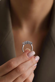 14 Ayar Beyaz Beştaş Altın Yüzük