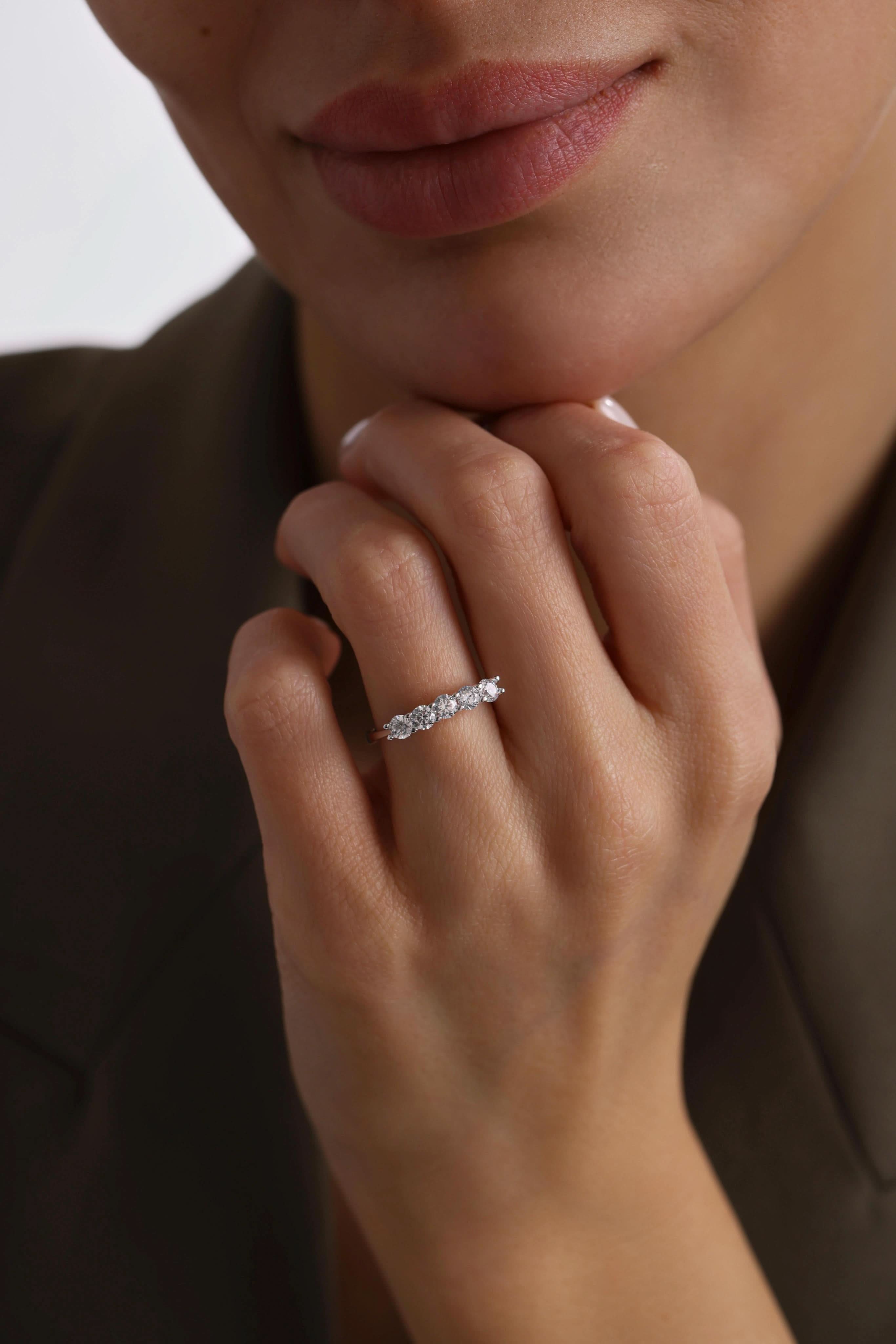 14 Ayar Beyaz Beştaş Altın Yüzük