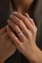 14 Ayar Beyaz Beştaş Altın Yüzük