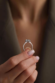 14 Ayar Beyaz Lotus Taşlı Altın Yüzük