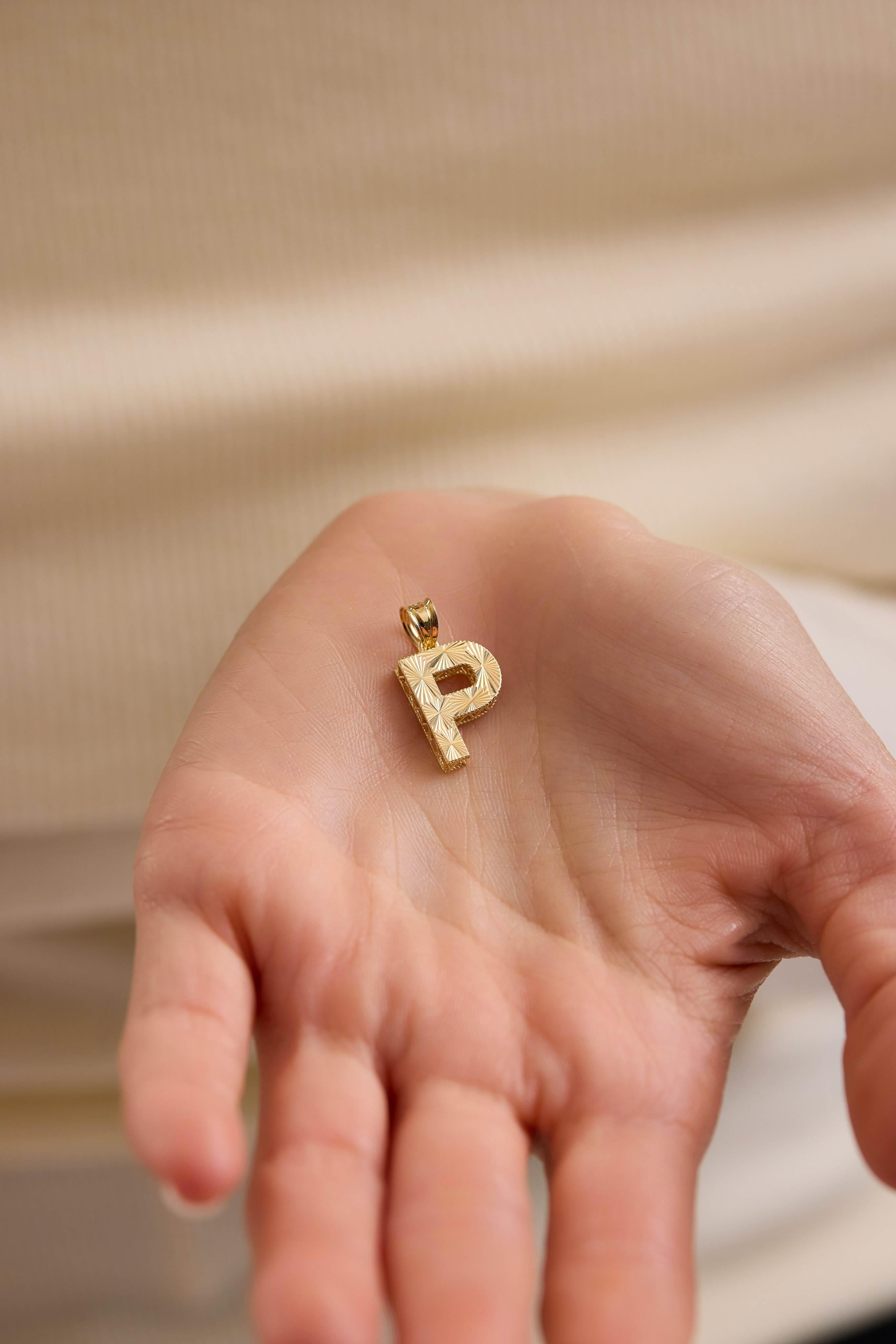 14 Ayar Büyük Kalemli Harf Altın Kolye Ucu