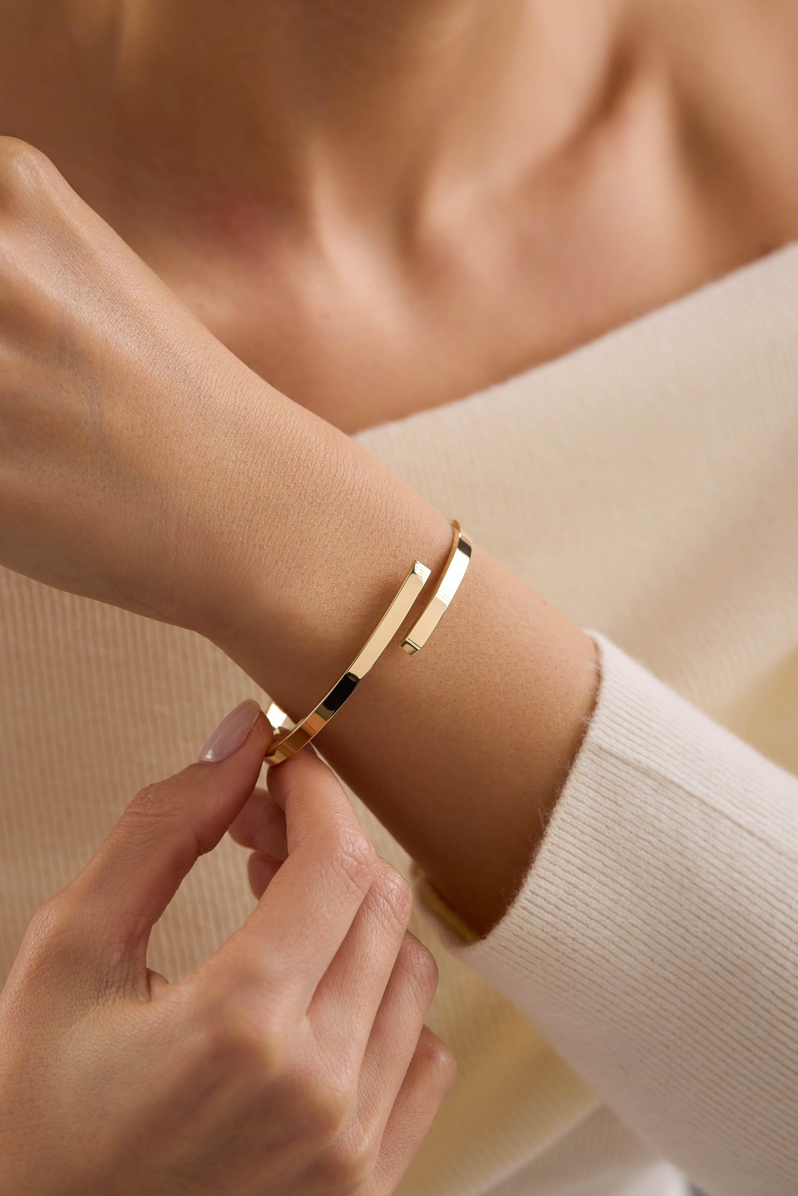 14 Ayar Çarpraz Altın Kelepçe