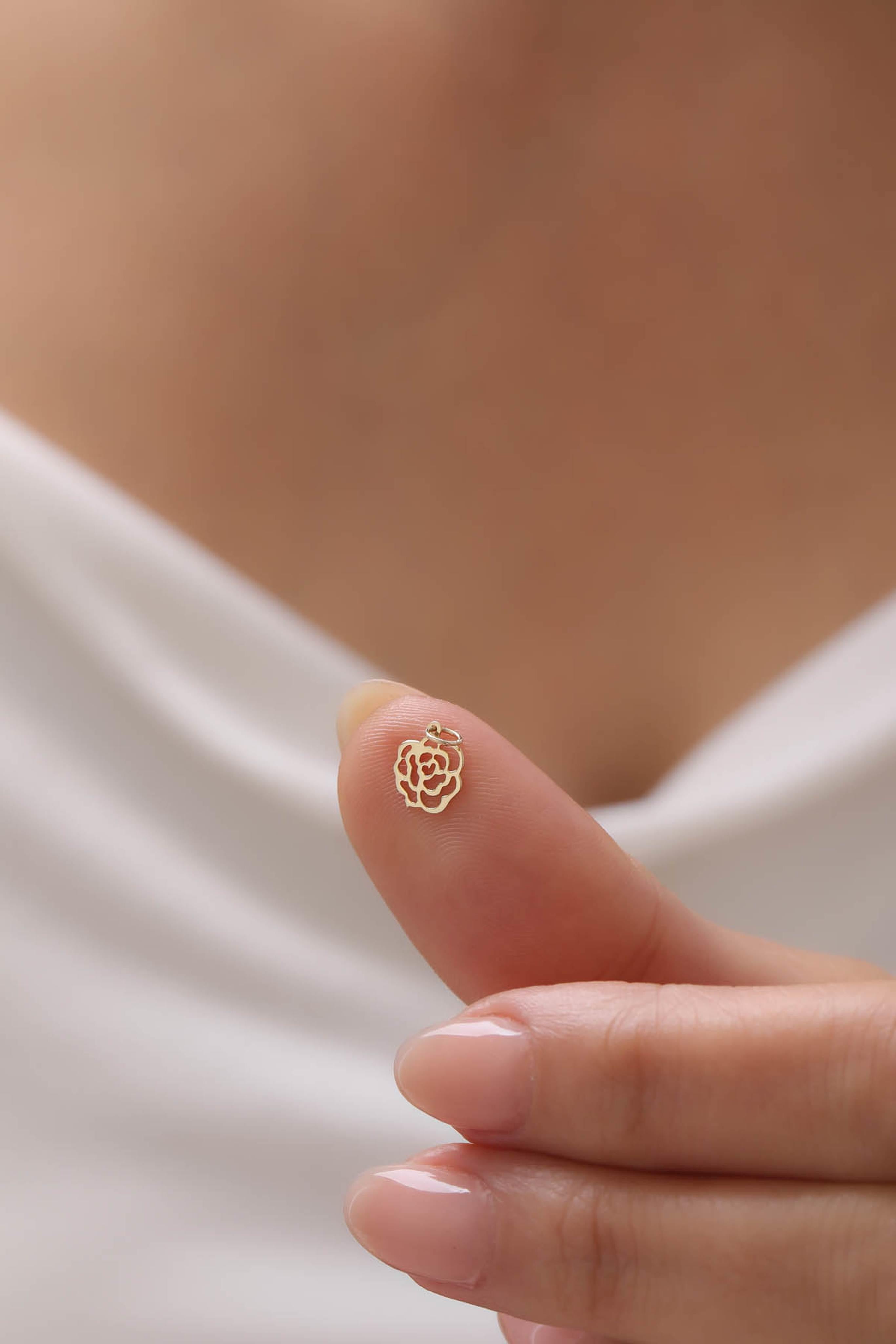 14 Ayar Çiçek Altın Kolye Ucu