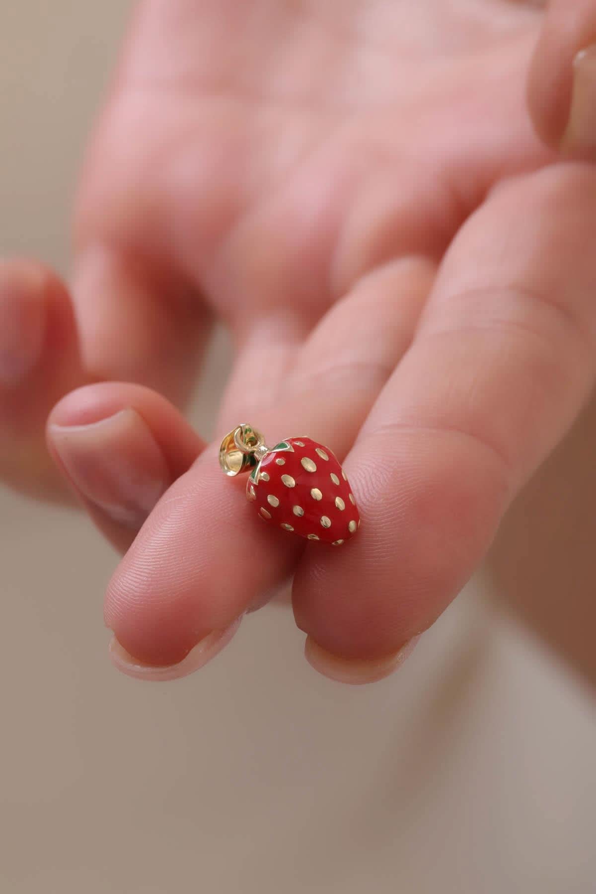 14 Ayar Çilek Altın Kolye Ucu