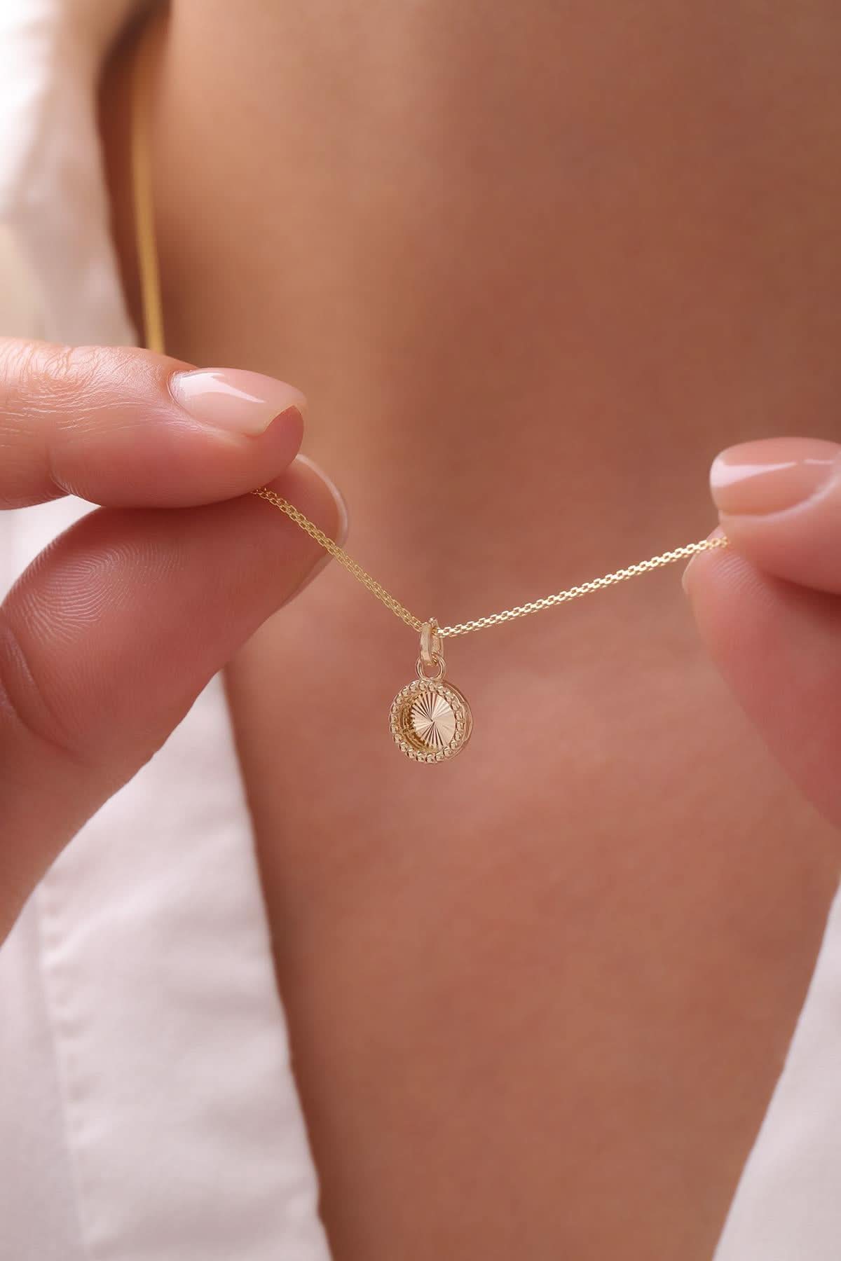 14 Ayar Daire Kalemli Altın Kolye Ucu