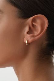 14 Ayar Dalgalı Altın Halka Küpe