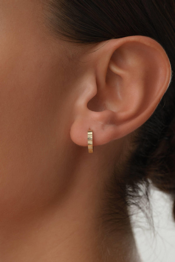 14 Ayar Desenli Altın Halka Küpe