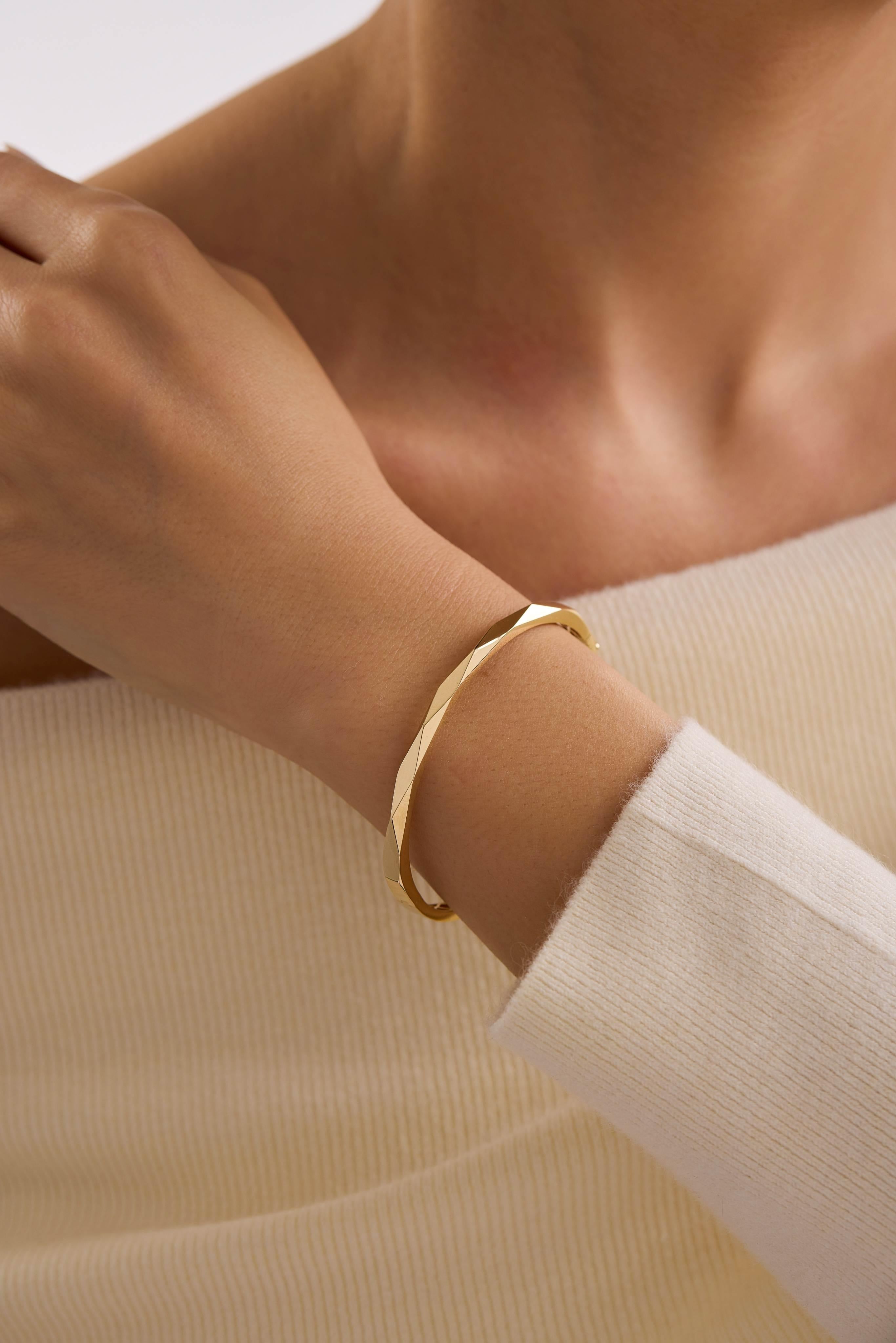 14 Ayar Desenli Altın Kelepçe