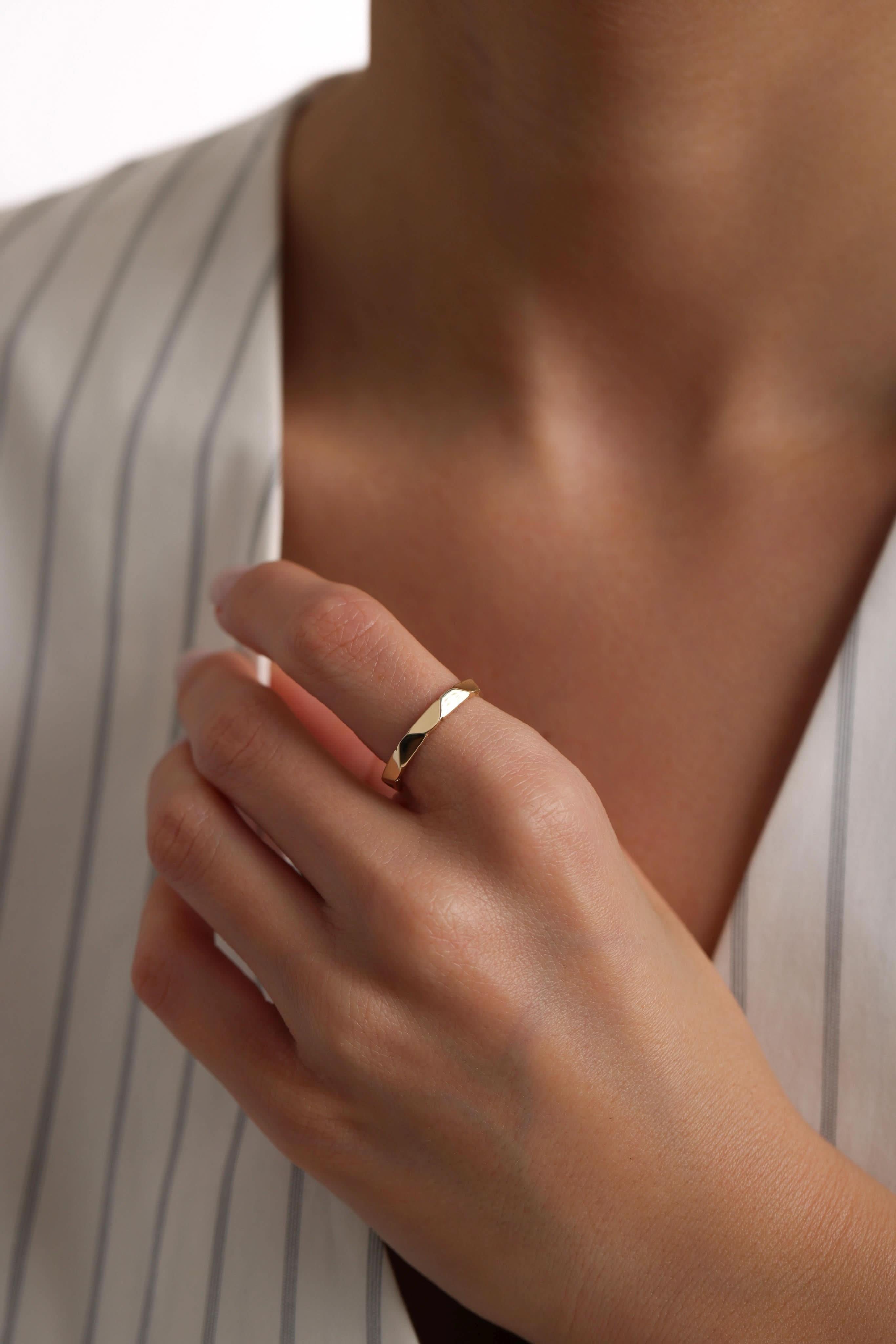 14 Ayar Desenli Altın Yüzük