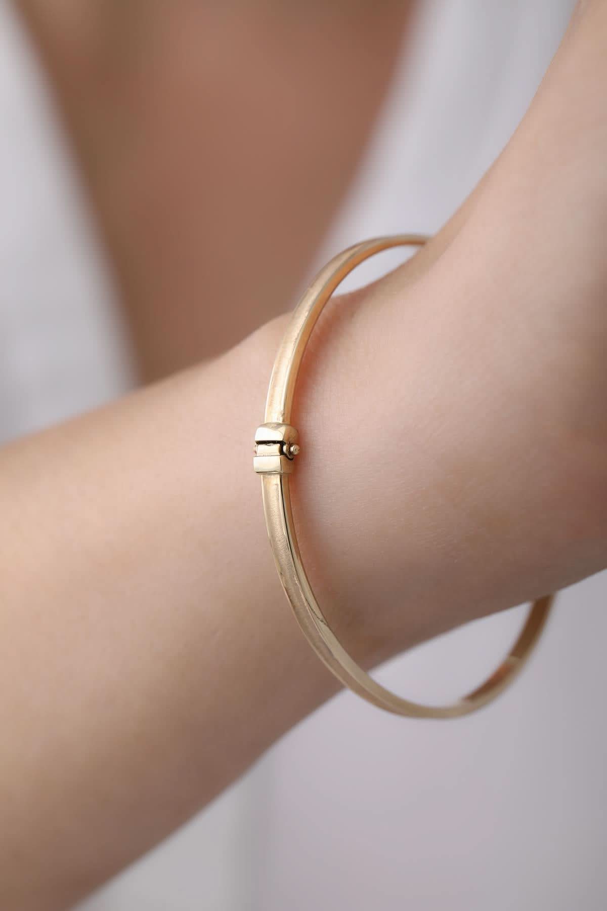 14 Ayar Desenli Düz Altın Kelepçe