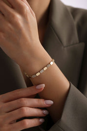 14 Ayar Geometrik Taşlı Altın Bileklik