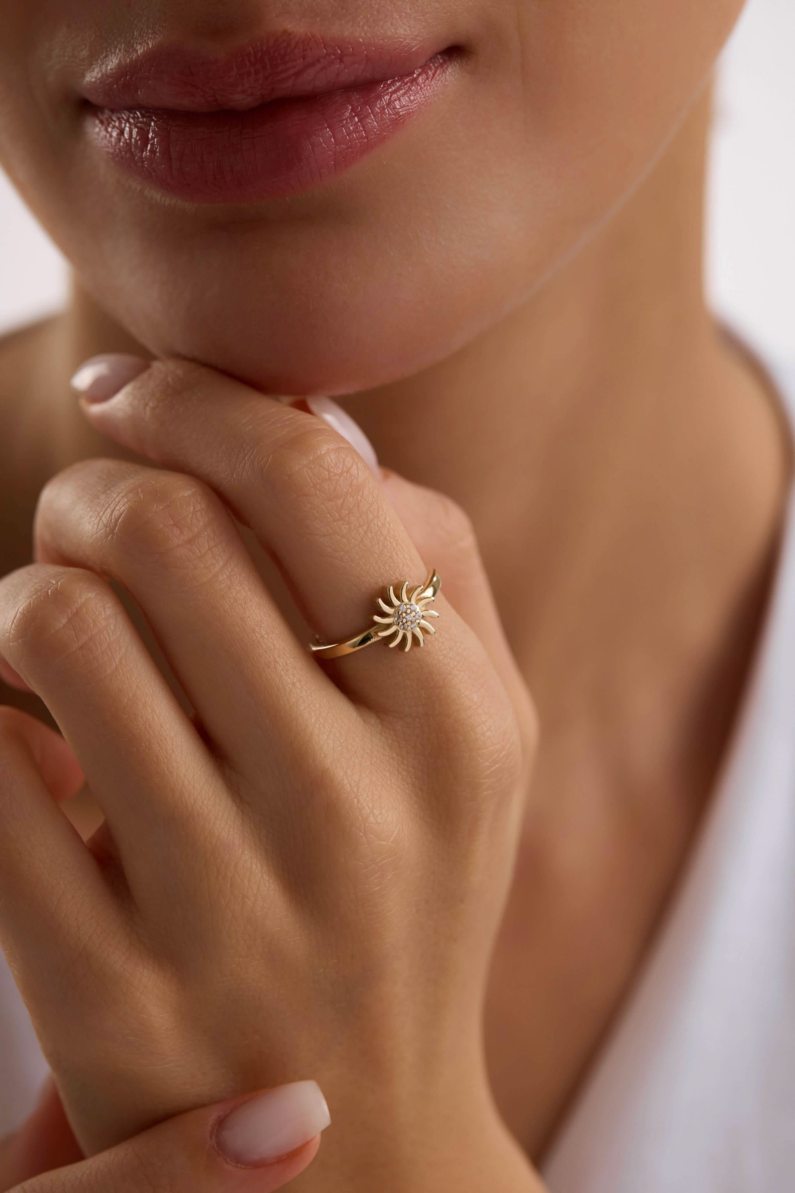 14 Ayar Güneş Altın Yüzük