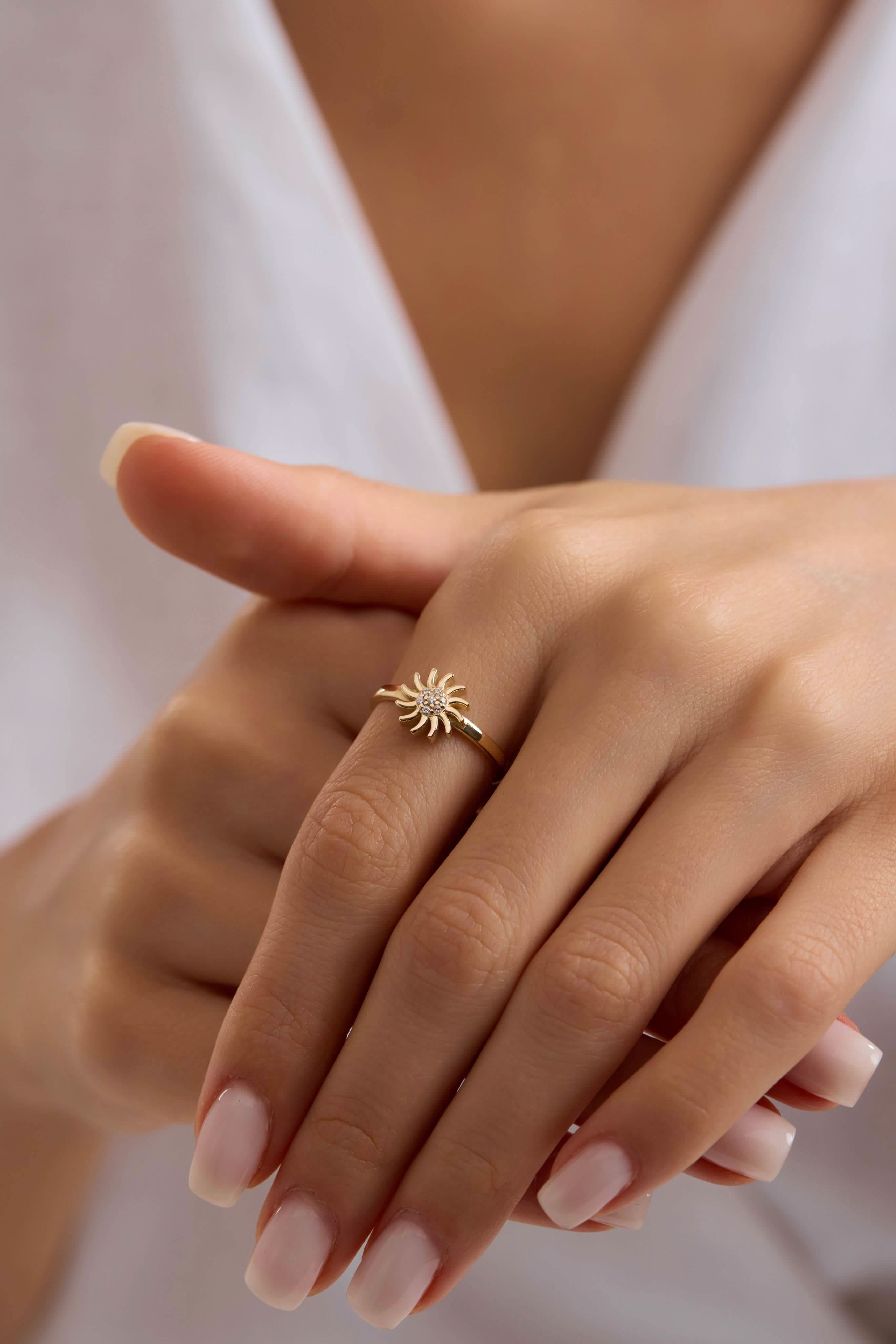 14 Ayar Güneş Altın Yüzük