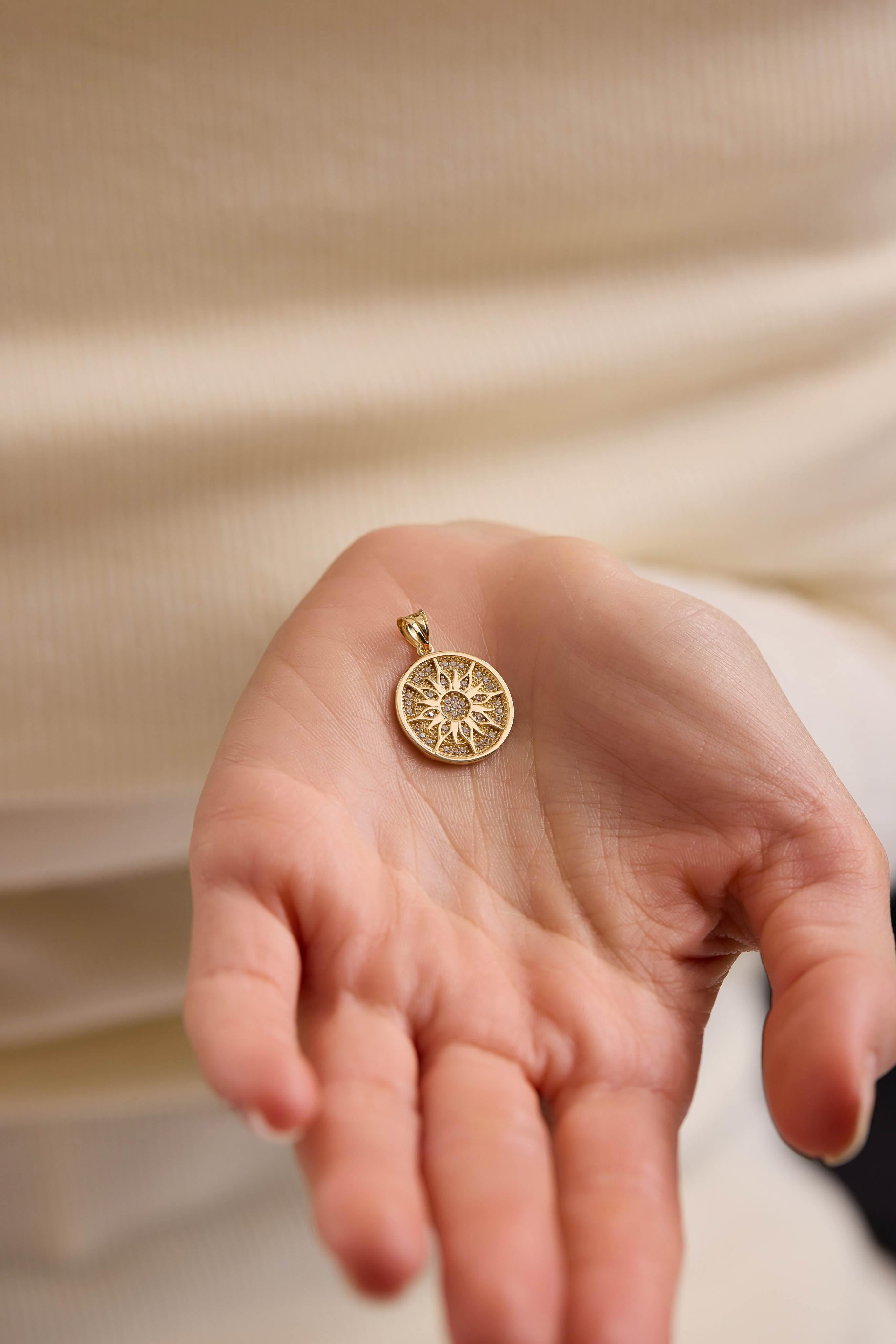 14 Ayar Güneş Kolye Ucu