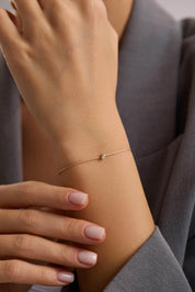 14 Ayar İpli Minimal Altın Bileklik