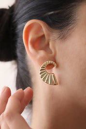 14 Ayar İstiridye Altın Küpe