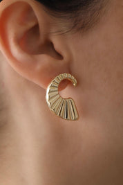 14 Ayar İstiridye Altın Küpe