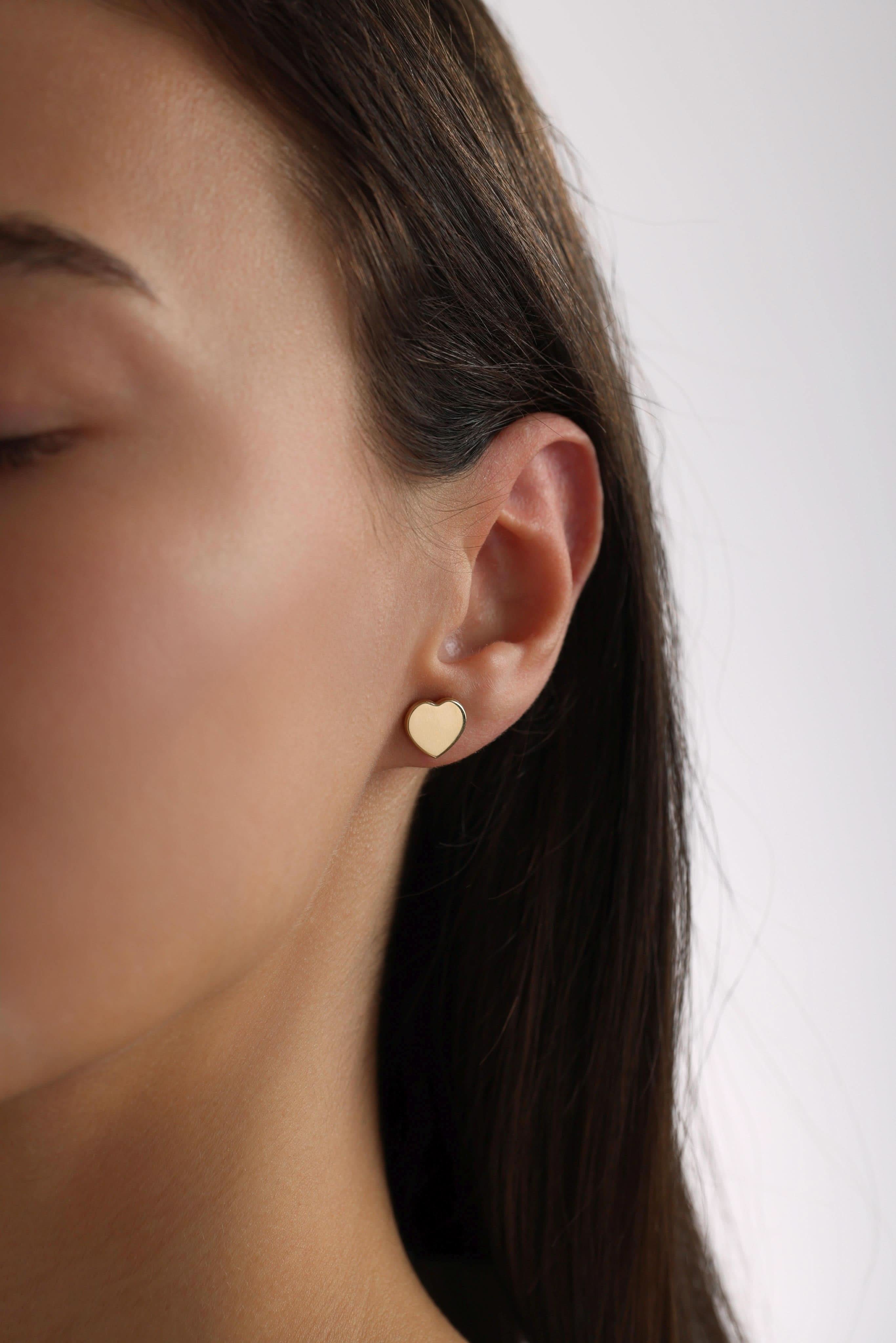 14 Ayar Kalp Çivi Altın Küpe