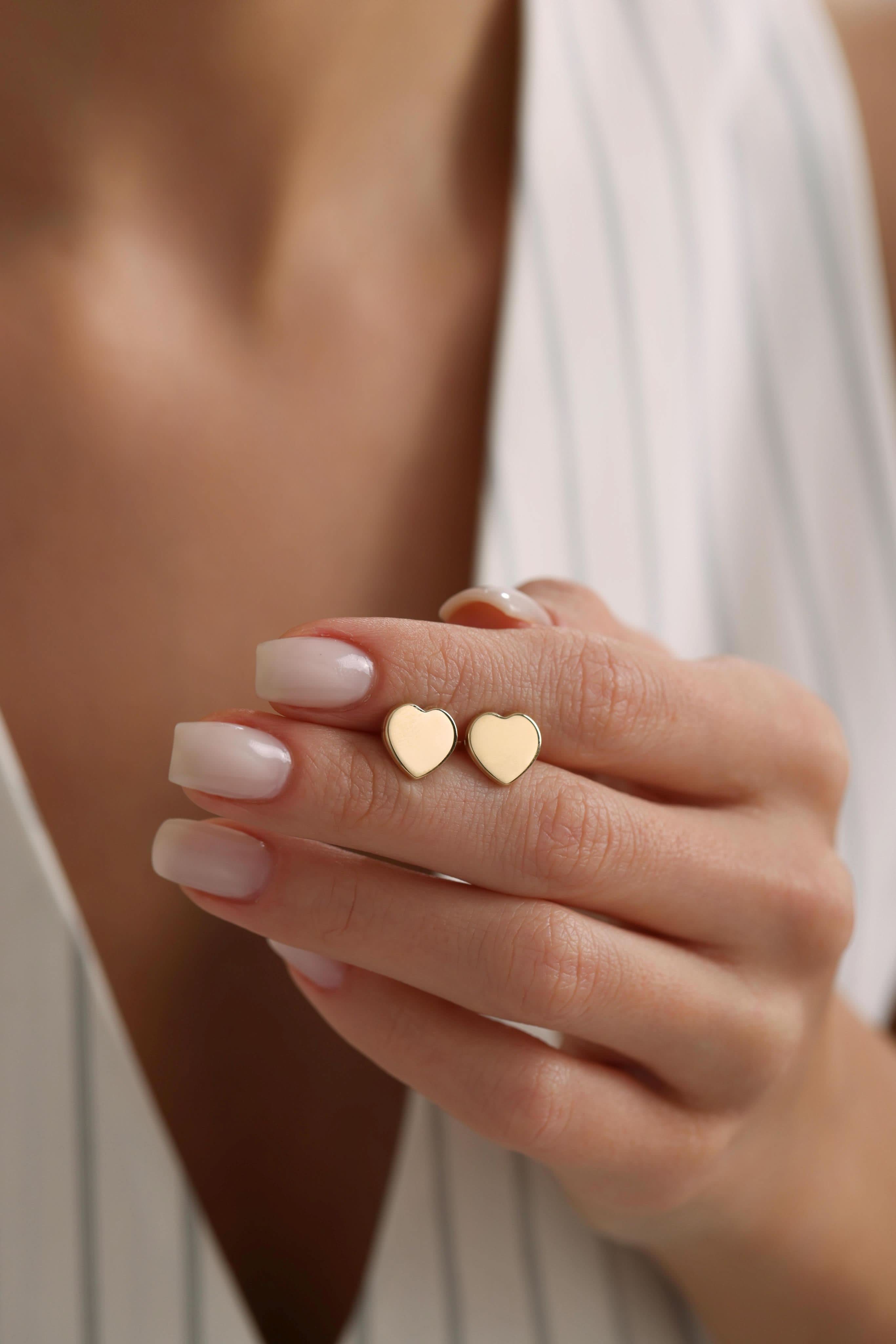 14 Ayar Kalp Çivi Altın Küpe