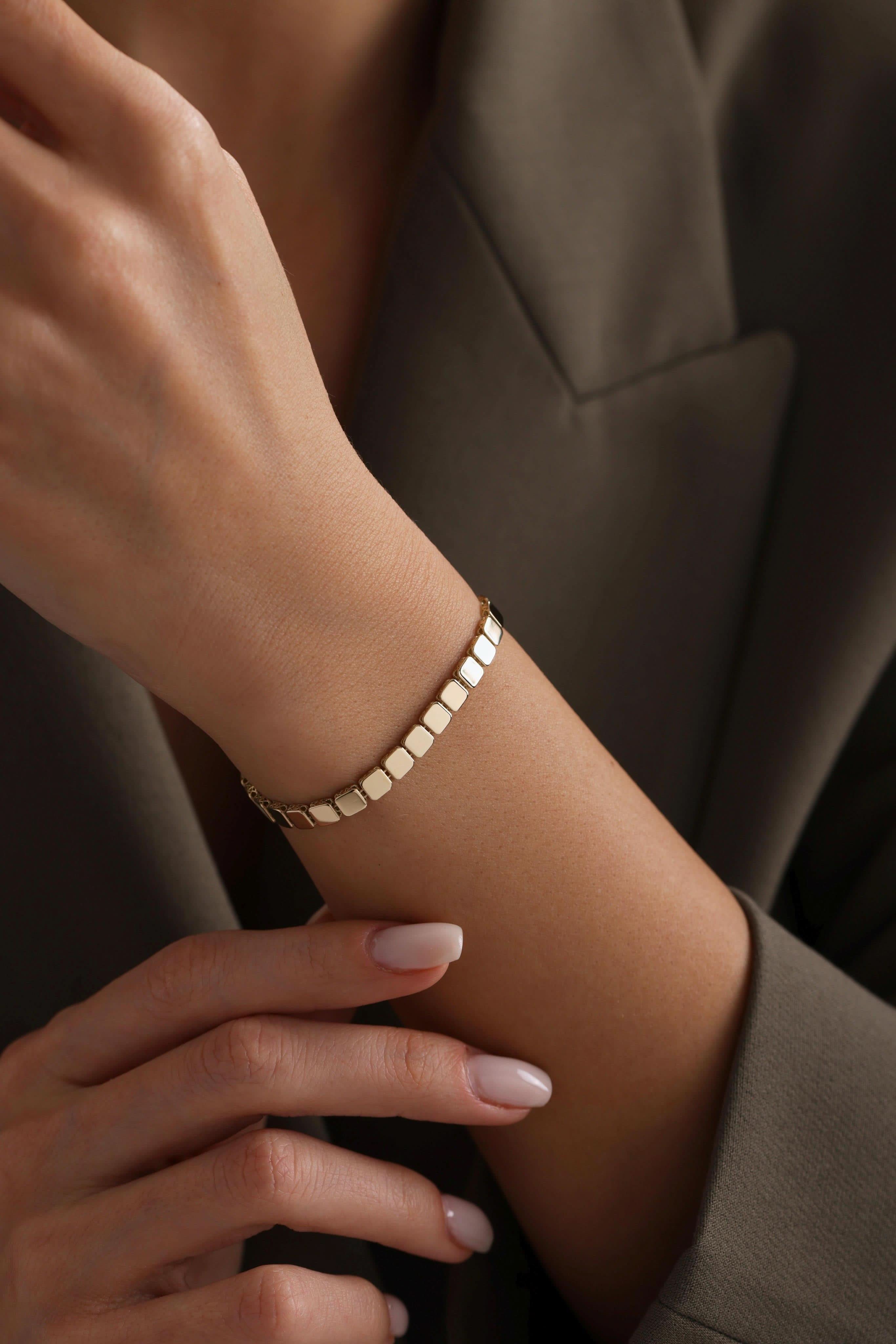 14 Ayar Kare Sıralı Taşlı Altın Bileklilk