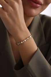 14 Ayar Kare Taşlı Altın Bileklik