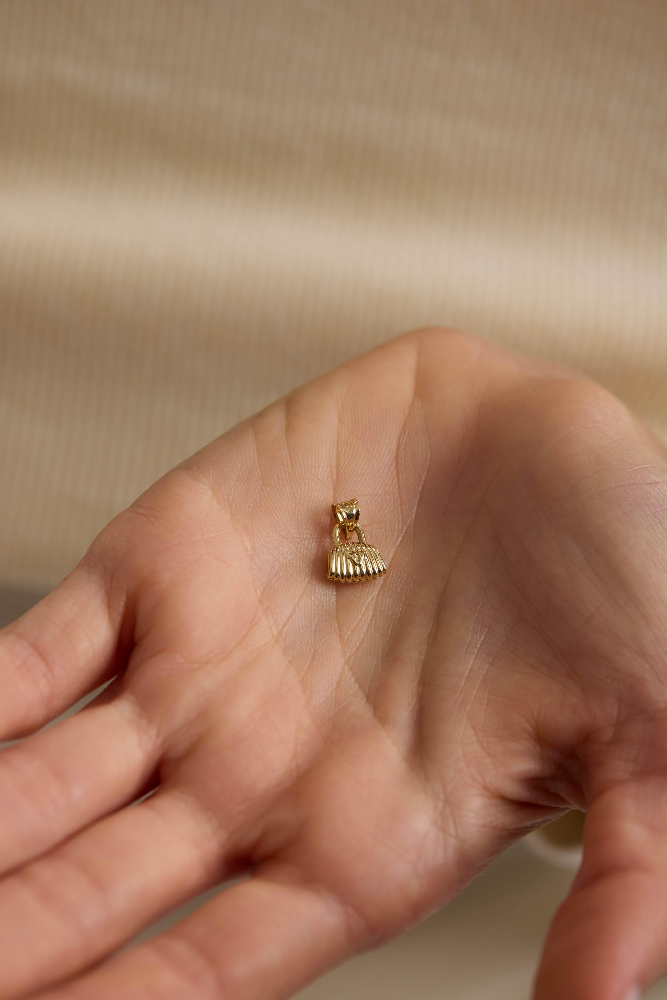 14 Ayar Kilitli Çanta Altın Kolye Ucu