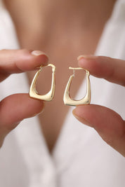 14 Ayar Köşeli Altın Küpe