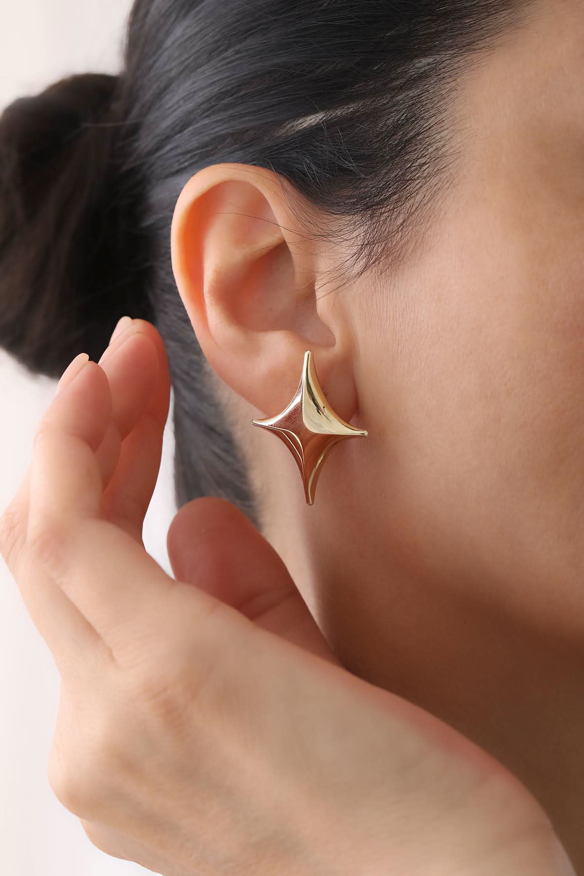 14 Ayar Kutup Yıldızı Altın Küpe