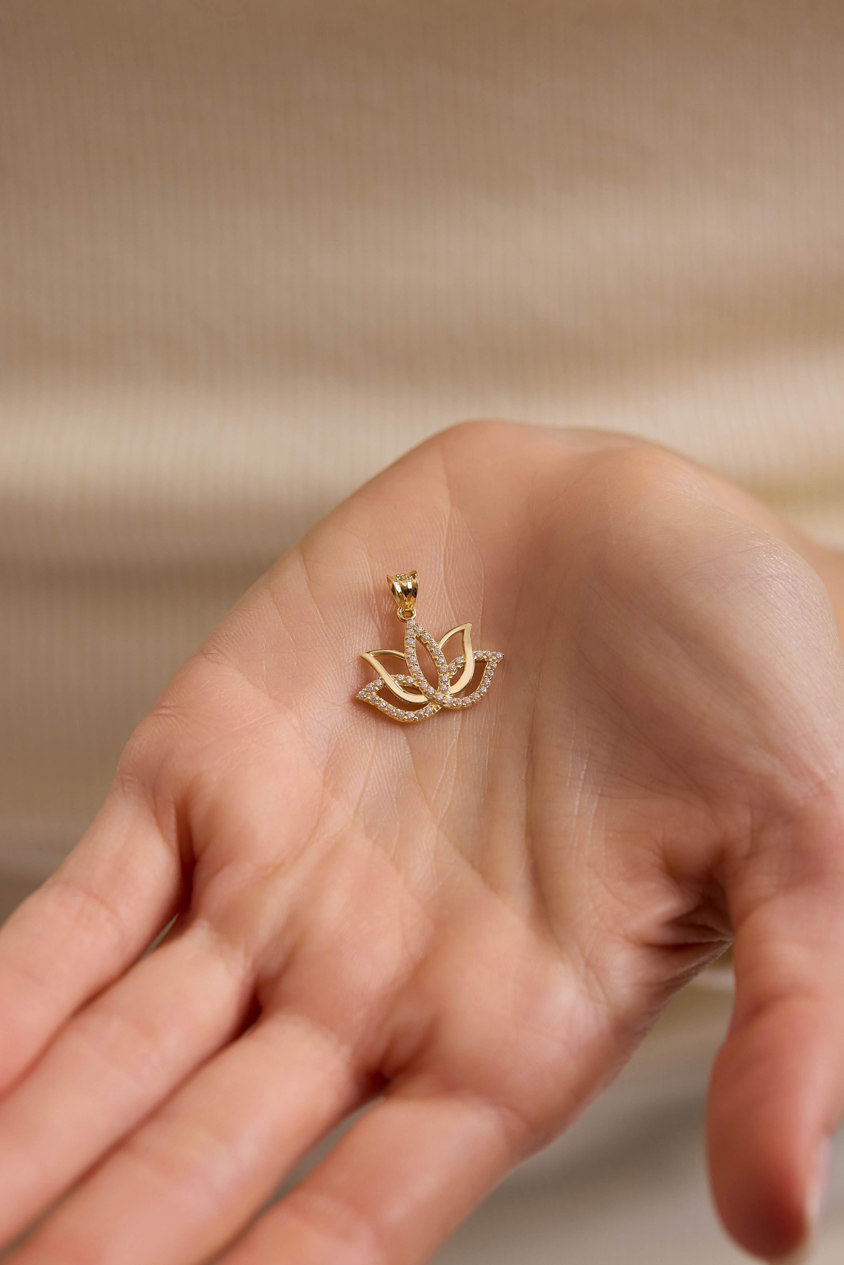 14 Ayar Lotus Altın Kolye Ucu