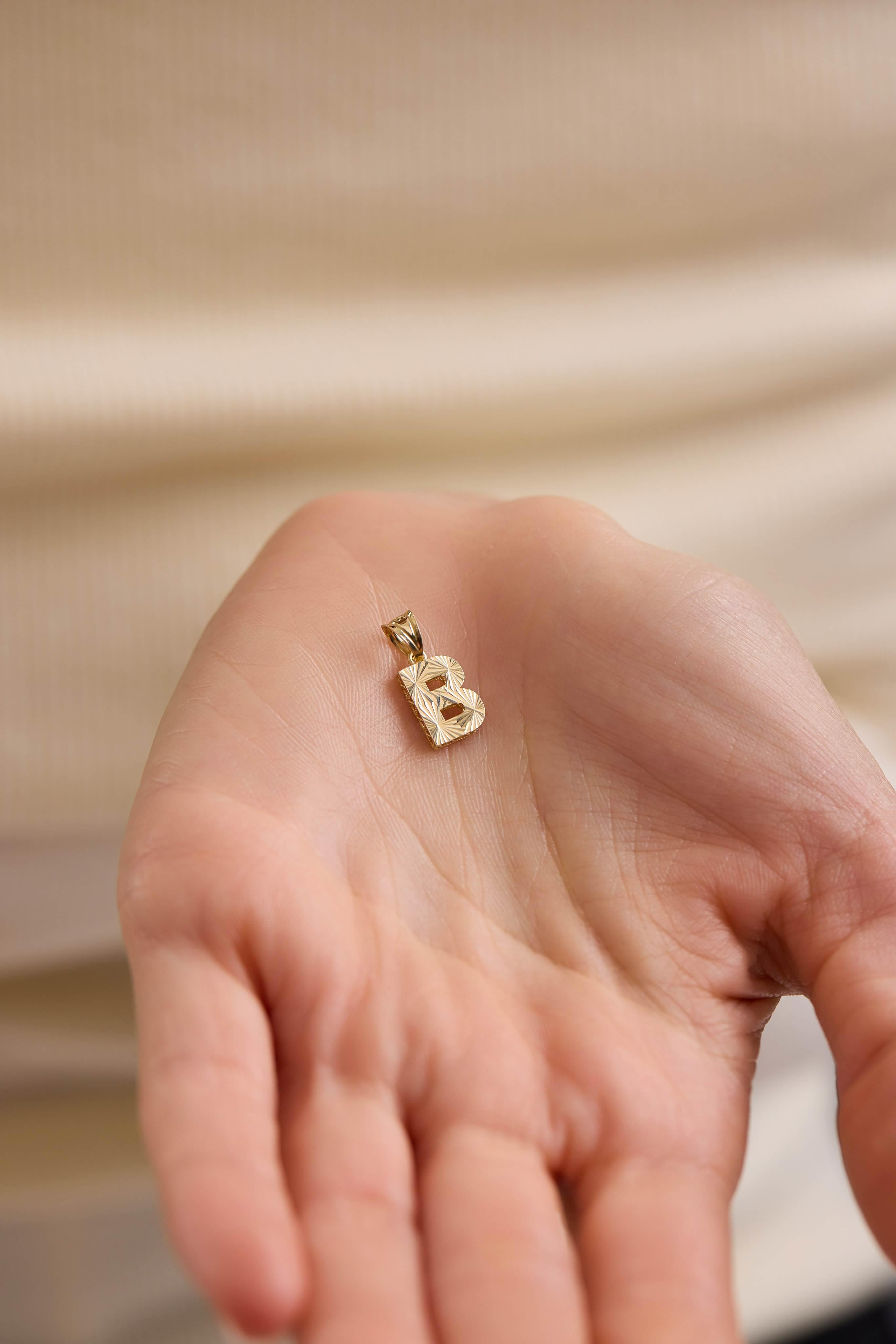 14 Ayar Mini Kalemli Harf Altın Kolye Ucu