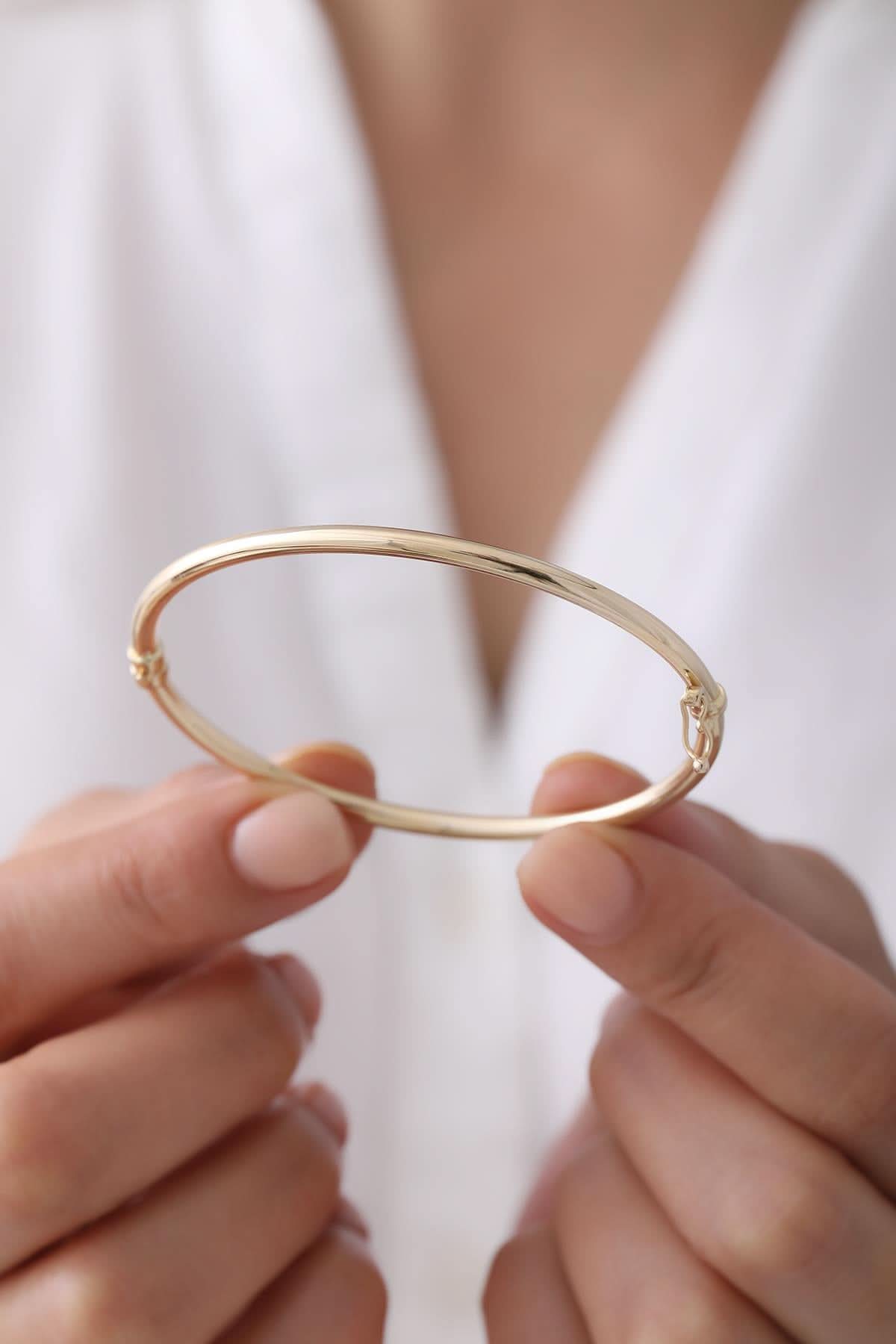 14 Ayar Oval Altın Kelepçe