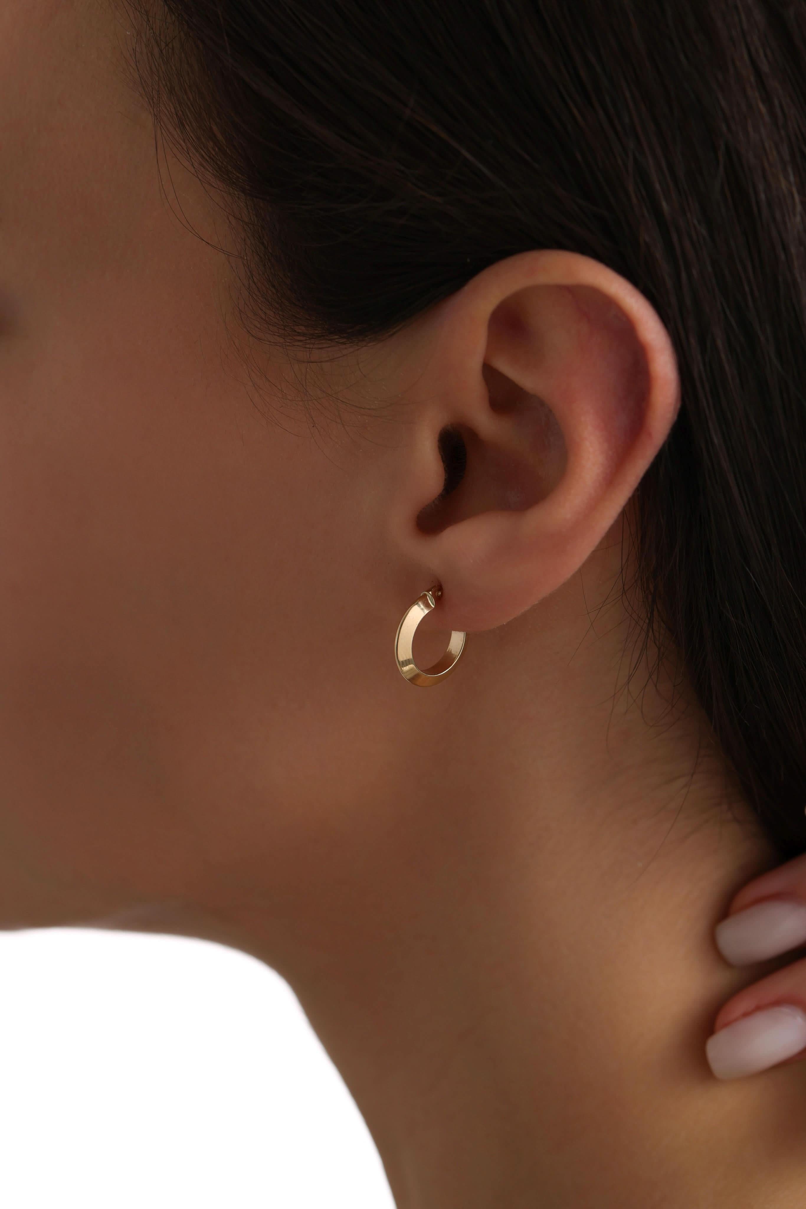 14 Ayar Oval Altın Küpe