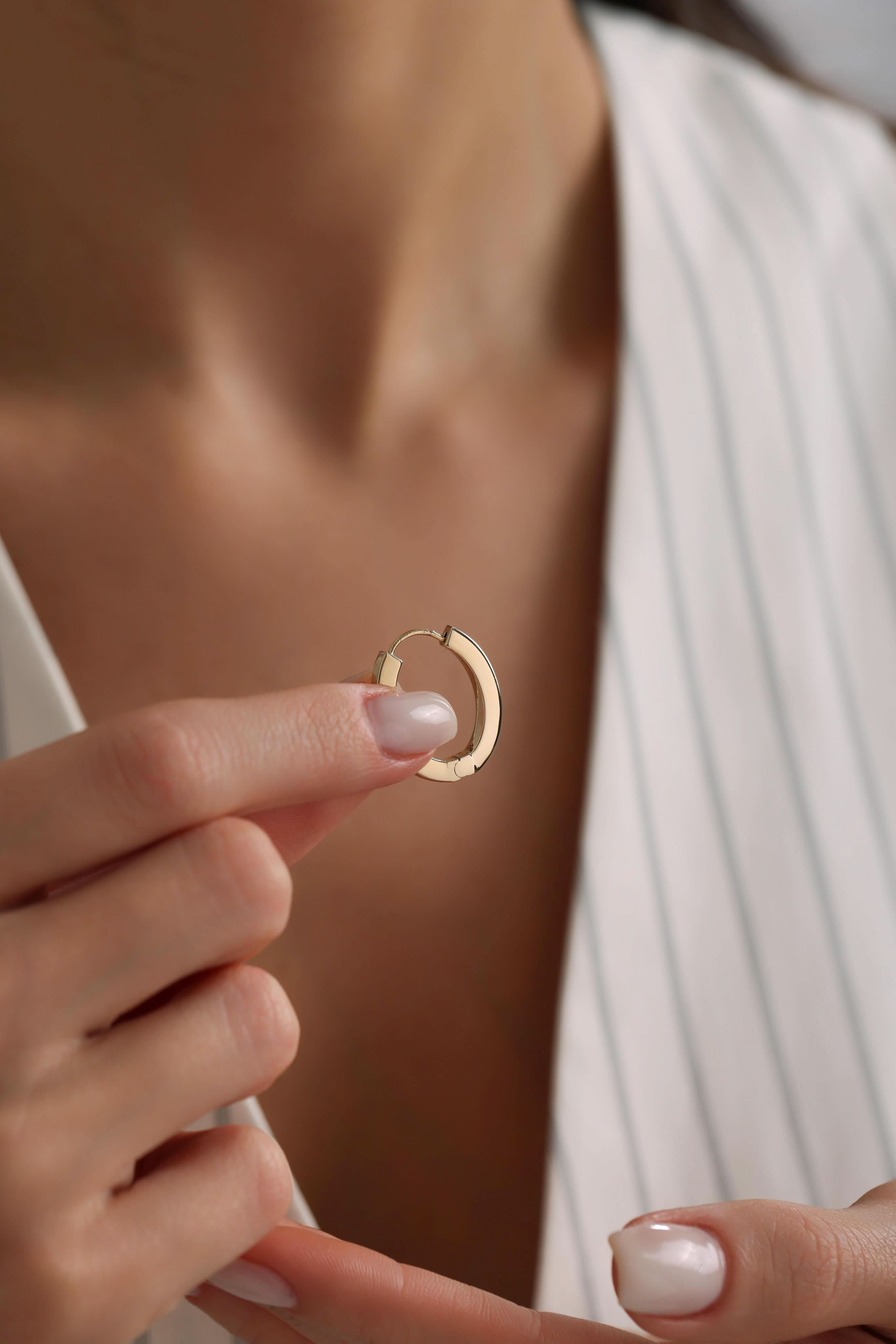 14 Ayar Oval Altın Küpe