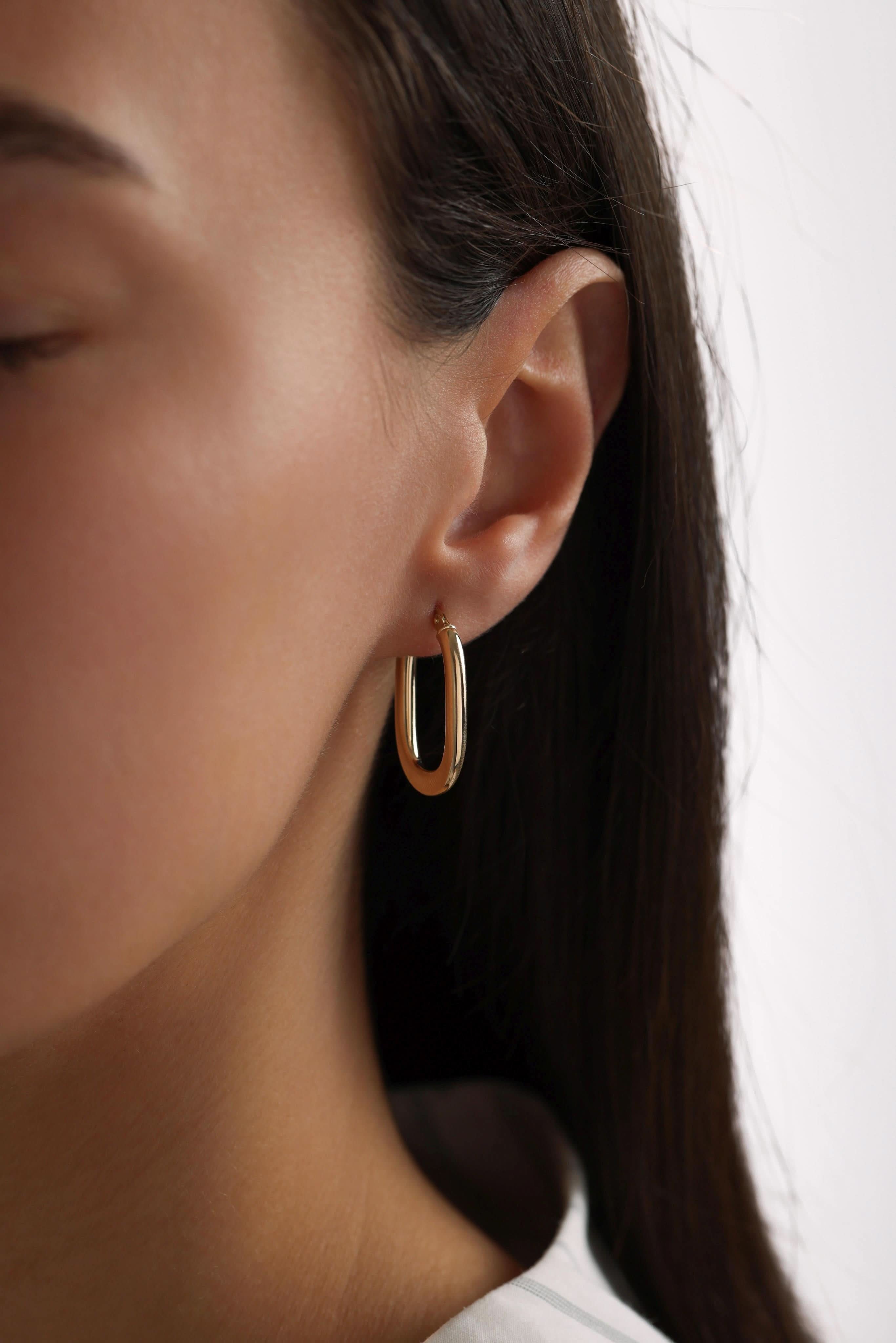 14 Ayar Oval Altın Küpe