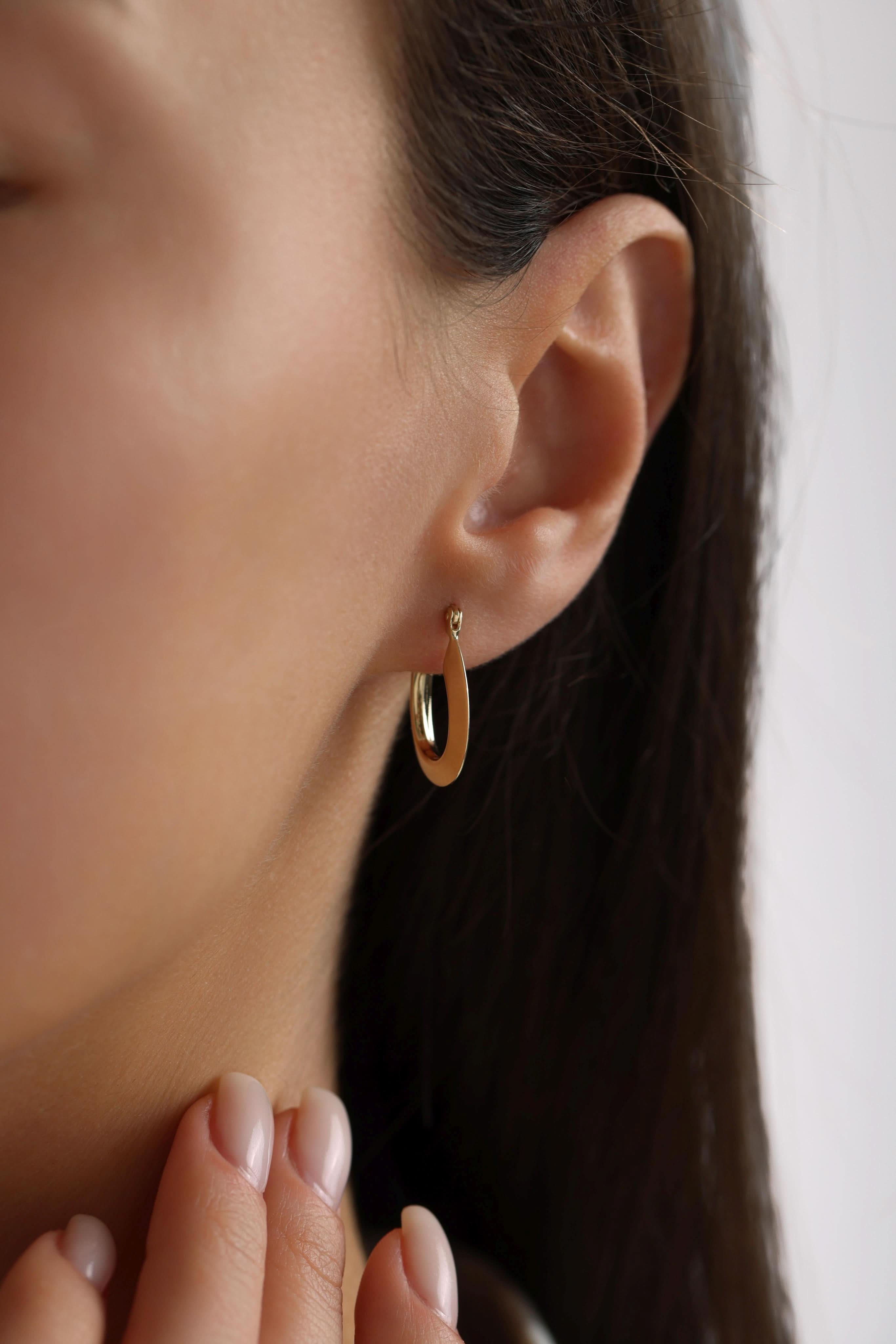 14 Ayar Oval Halka Altın Küpe