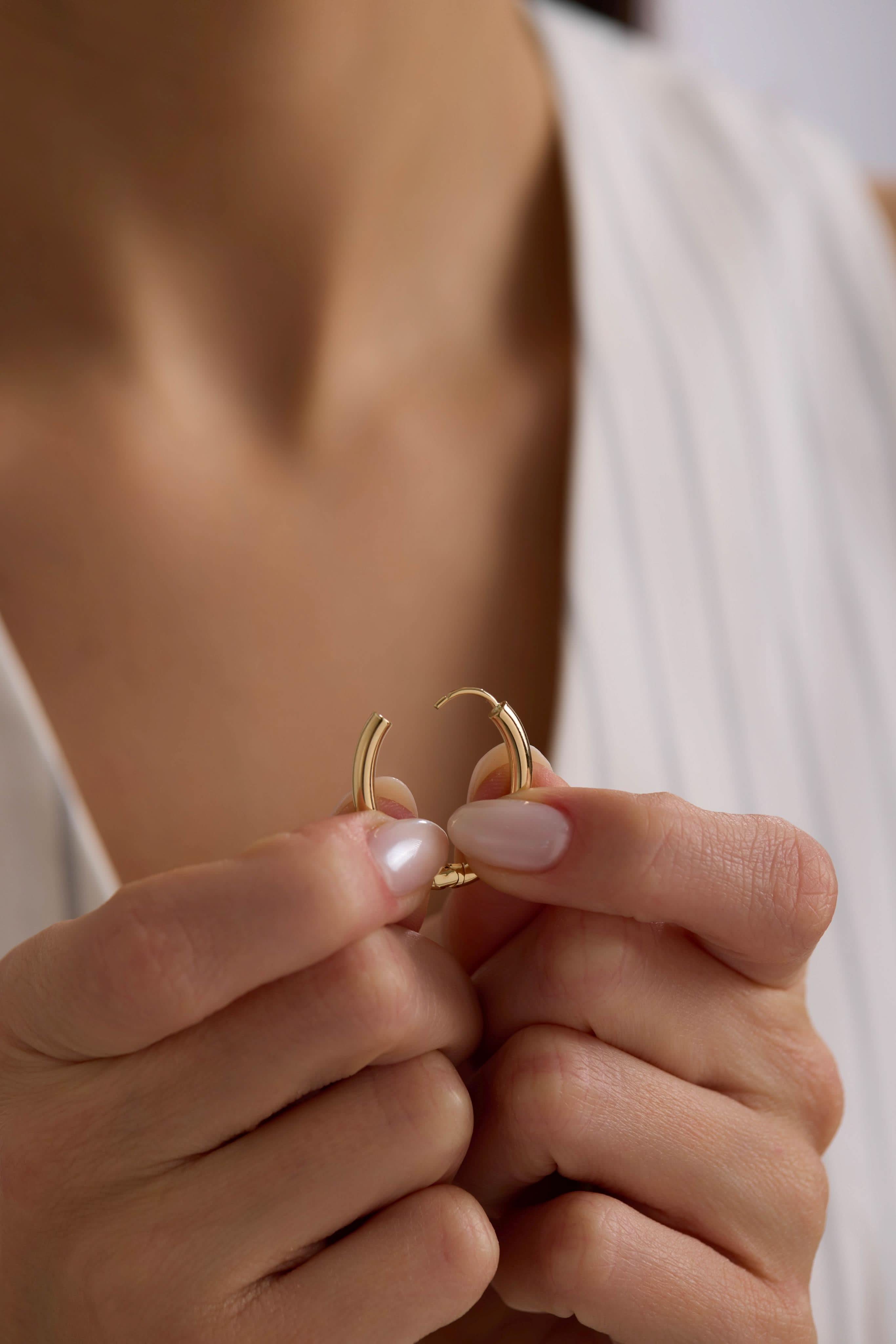 14 Ayar Oval Halka Altın Küpe