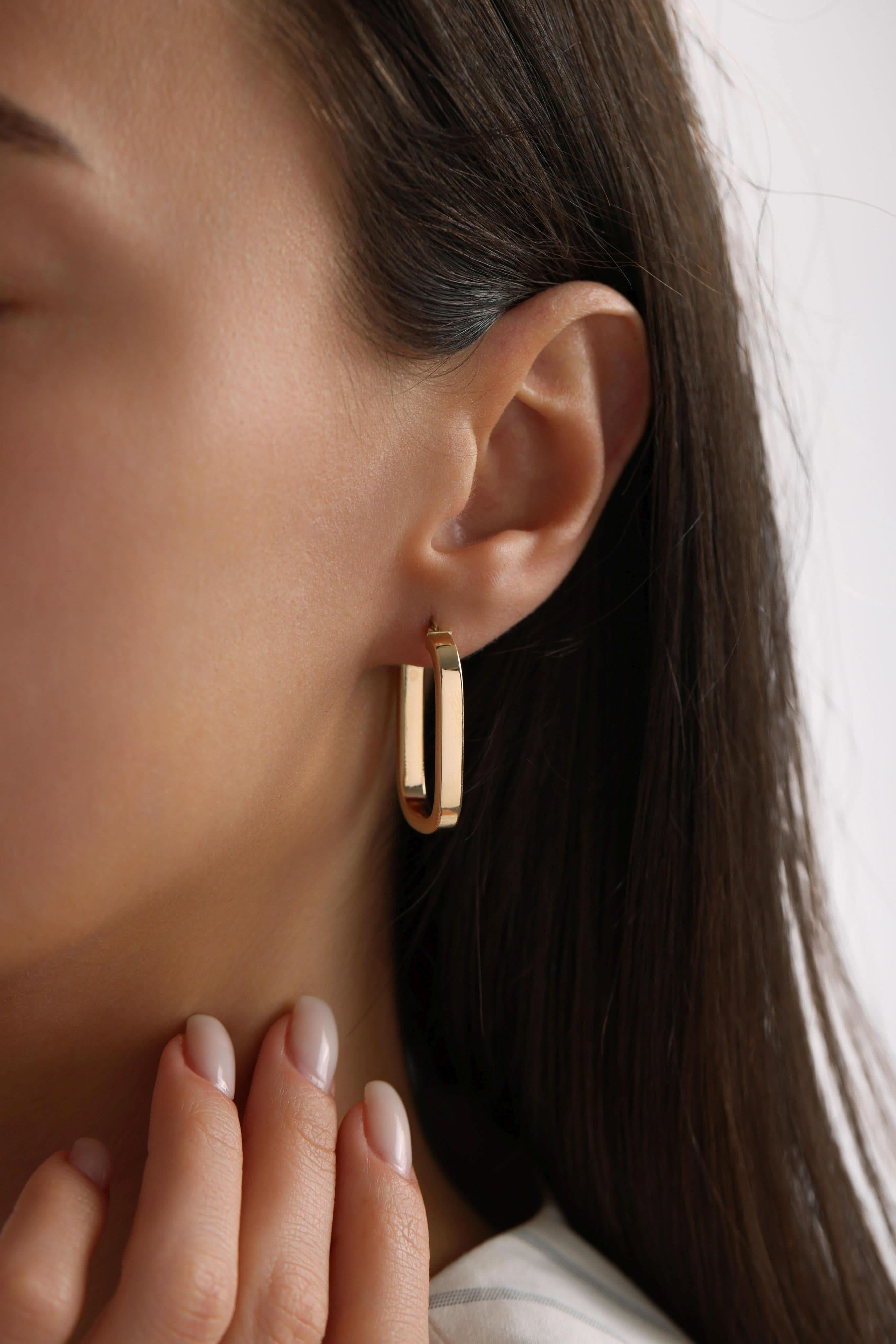 14 Ayar Oval Köşeli Kare Altın Küpe