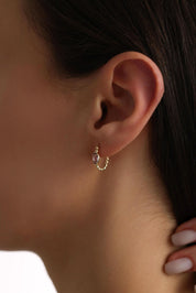 14 Ayar Oval Mor Taşlı Desenli Altın Küpe