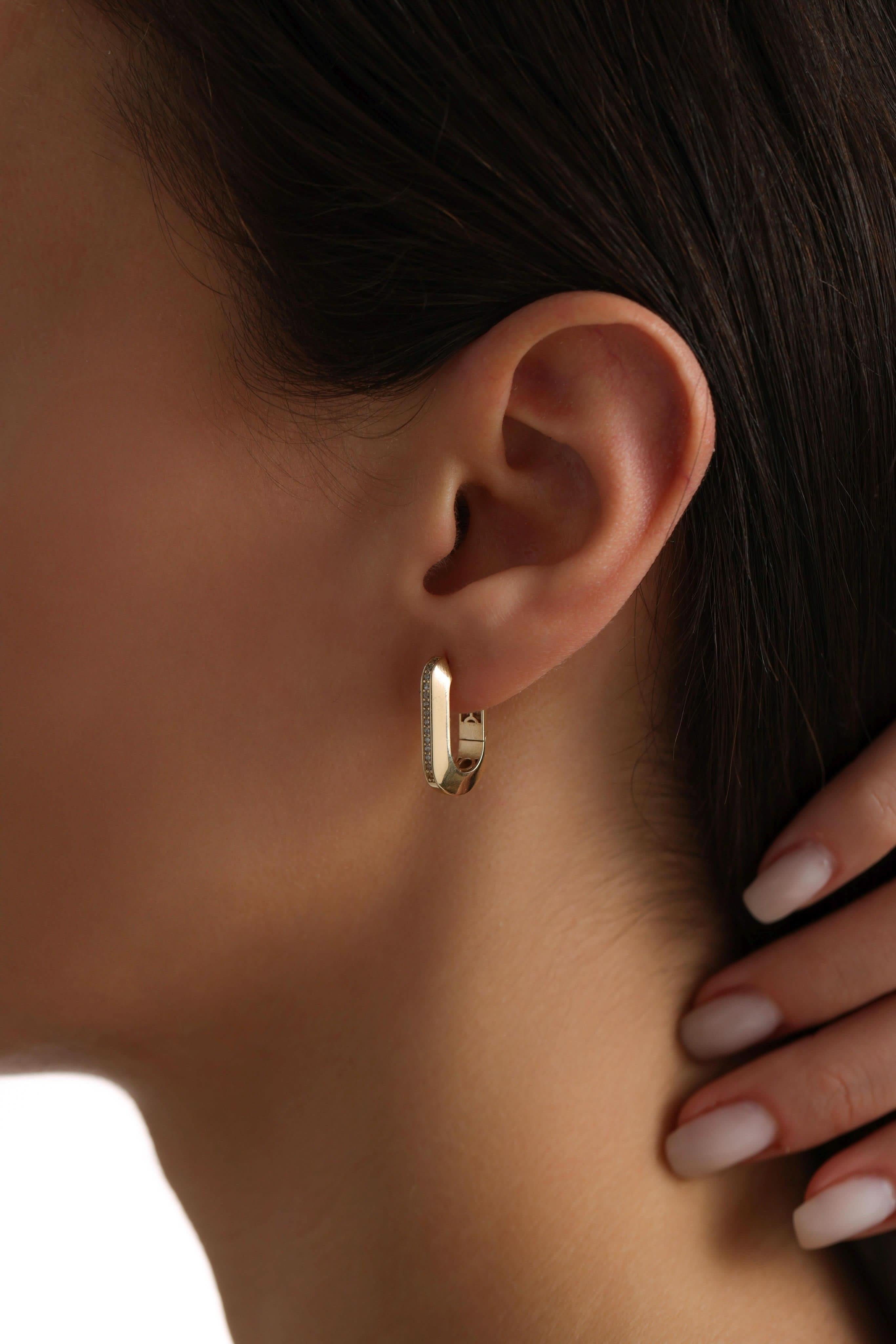 14 Ayar Oval Taşlı Altın Küpe