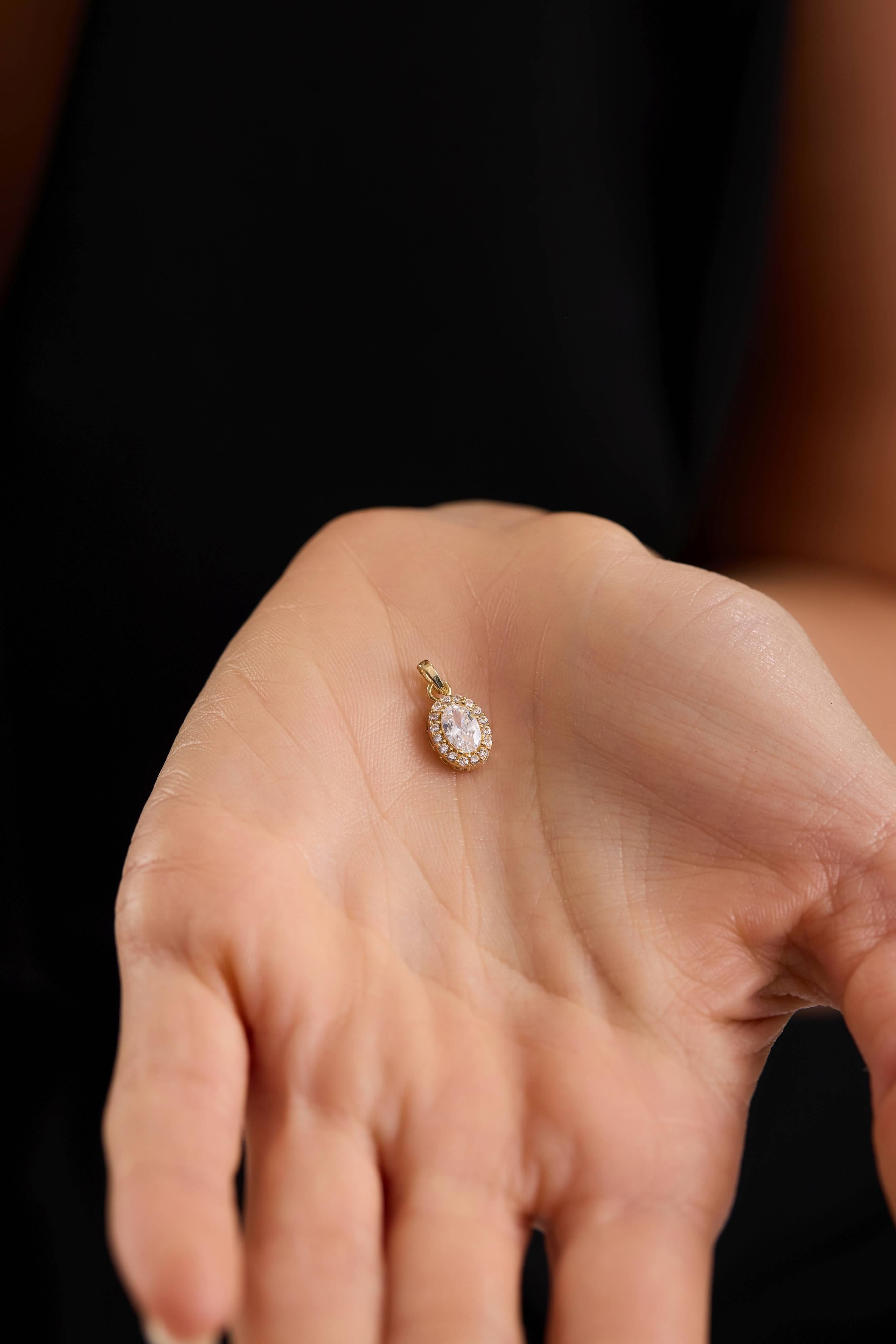 14 Ayar Oval Tektaş Altın Kolye Ucu