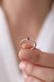 14 Ayar Pembe Taşlı Altın Yüzük