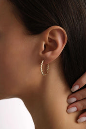 14 Ayar Pullu Oval Altın Küpe