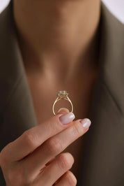 14 Ayar Sarı Lotus Taşlı Altın Yüzük