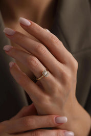 14 Ayar Sarı Lotus Taşlı Altın Yüzük