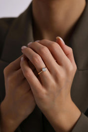 14 Ayar Sarı Lotus Taşlı Altın Yüzük