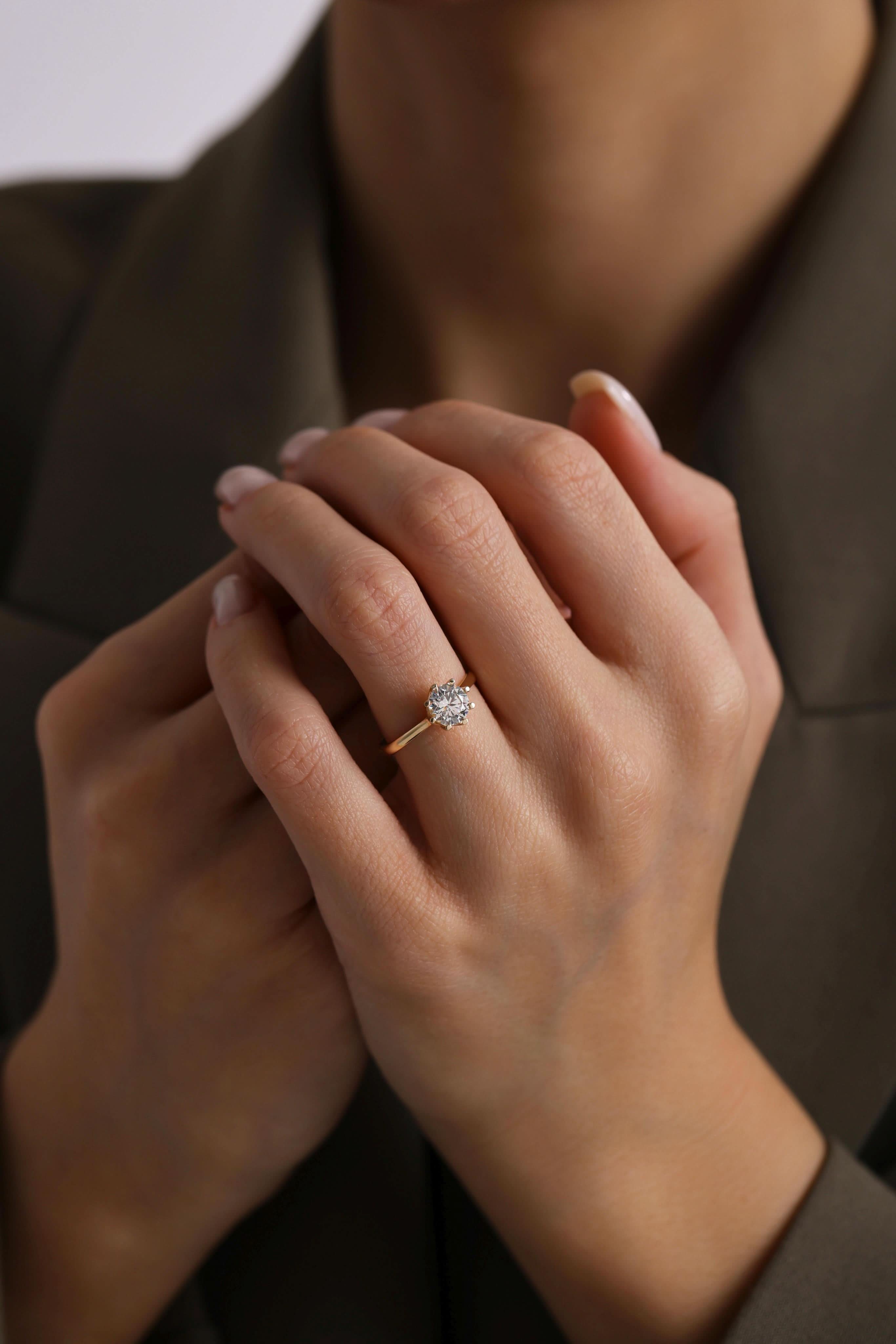 14 Ayar Sarı Lotus Taşlı Altın Yüzük