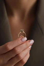 14 Ayar Sarı Lotus Taşlı Altın Yüzük